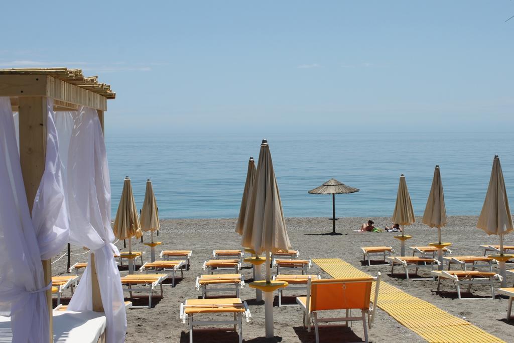 La Finestra Sul Mare Acomodação com café da manhã Letoianni Exterior foto