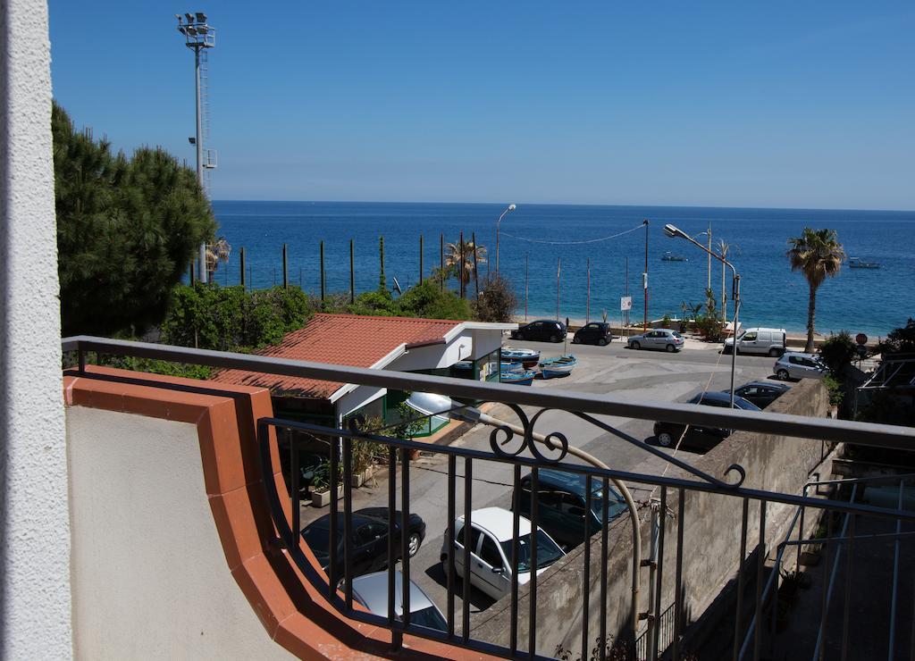 La Finestra Sul Mare Acomodação com café da manhã Letoianni Exterior foto